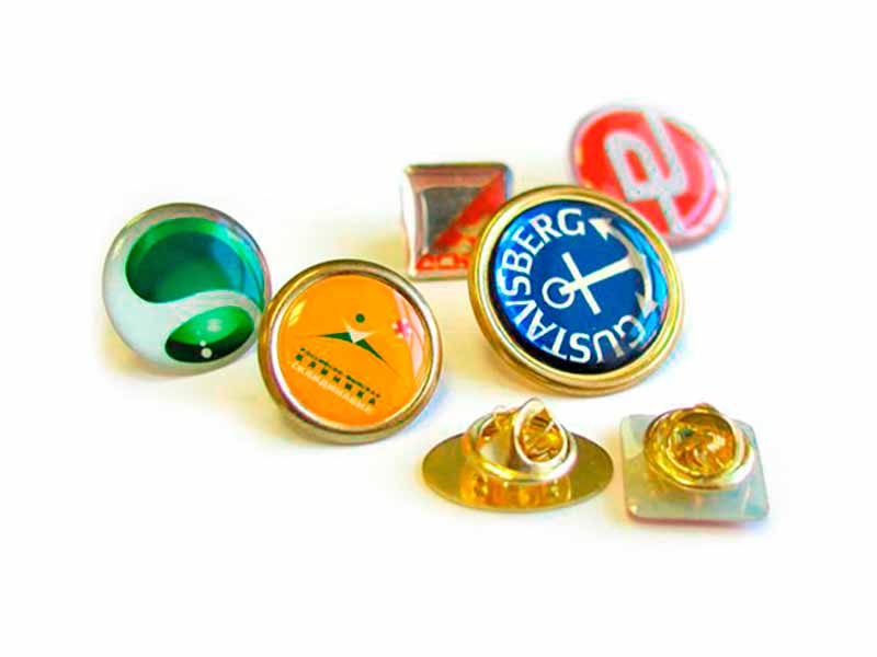 Значки со смолой