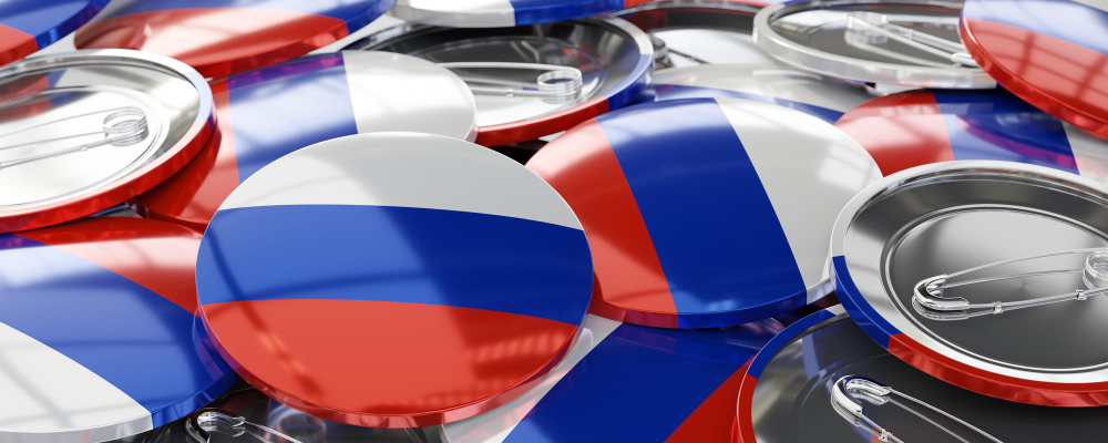 Из чего делают основу значка